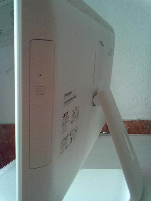 Computador ACER aspire c20-820 com avaria