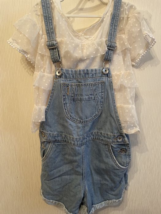 Продам комбинизон джинсовый на девочку