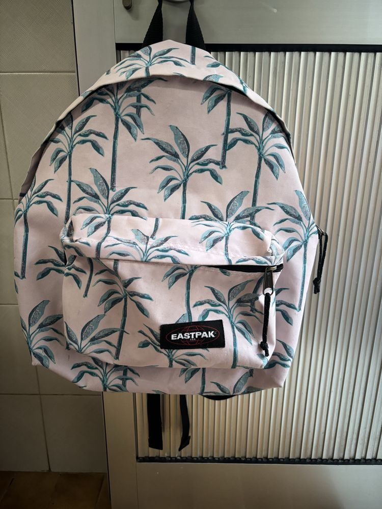 Mochila EASTPAK em muito bom estado