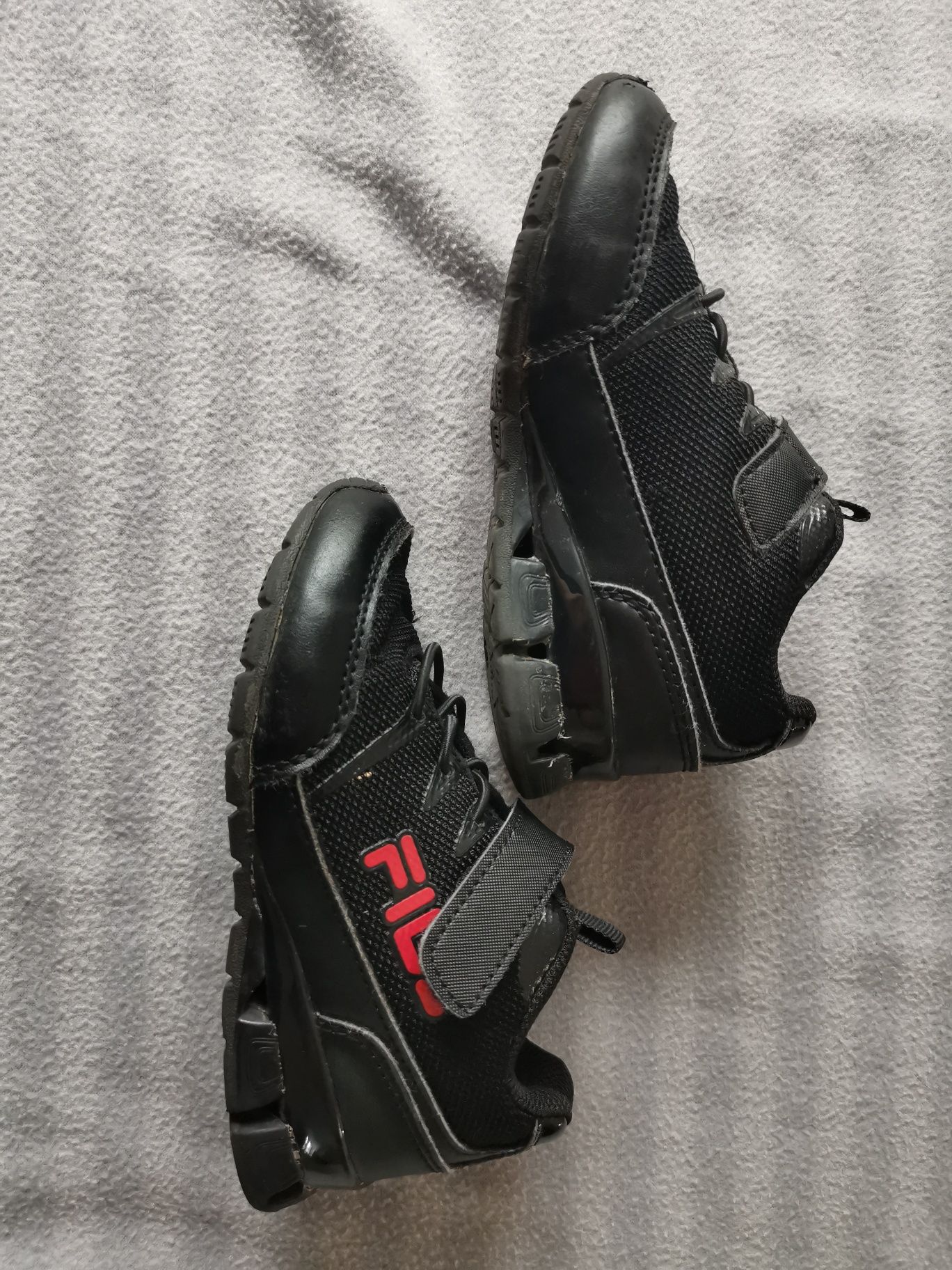 Sprzedam buty dziecięce FILA roz. 27 /adidasy dla chłopca