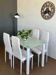 Mesa de jantar nova + 4 cadeiras na cor branca - envio grátis