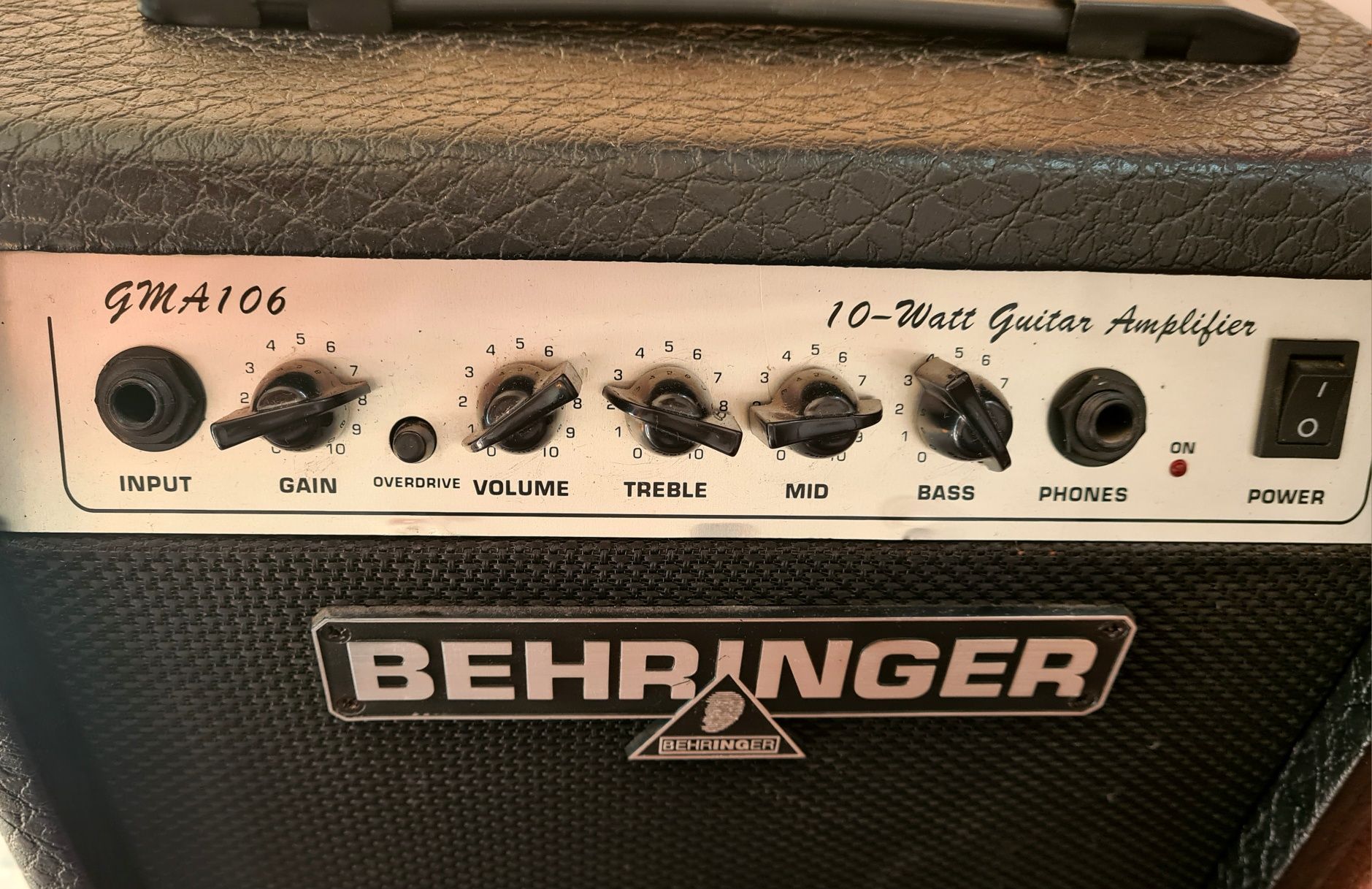 Wzmacniacz gitarowy Behringer GMA106