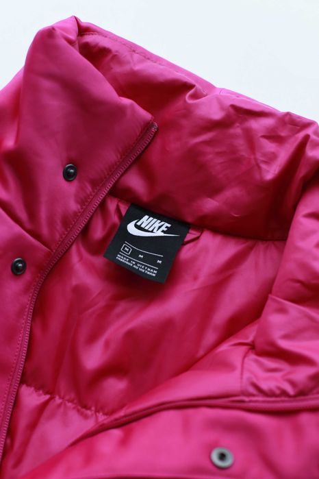 Жіноча куртка Nike