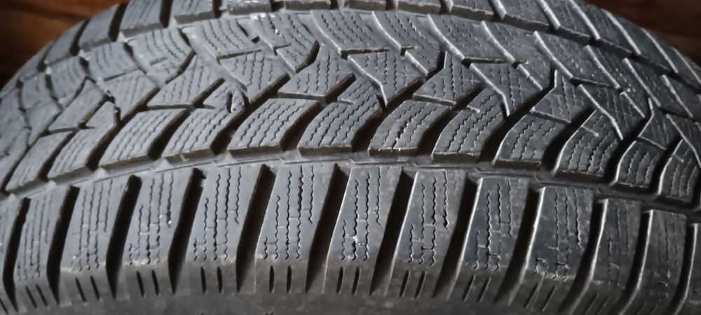 Opony zimowe 215/65/R16