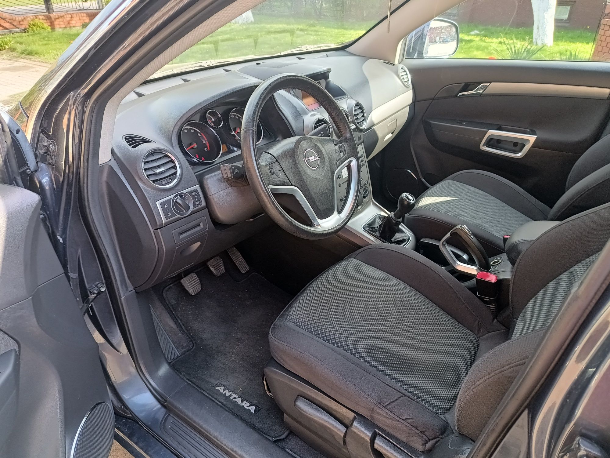 Opel Antara 2.4 benzyna