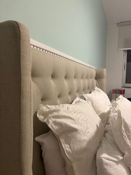 Cama com cabeceira para colchão de 160x200cm