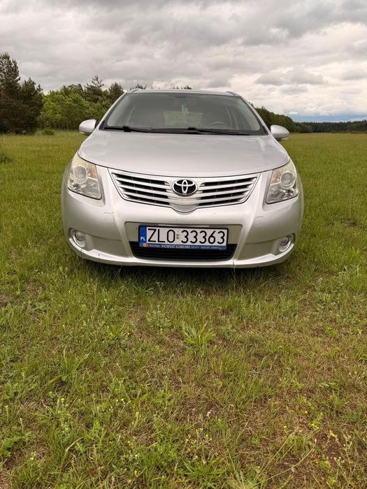 Toyota Avensis 2.2 DIESEL / AUTOMAT