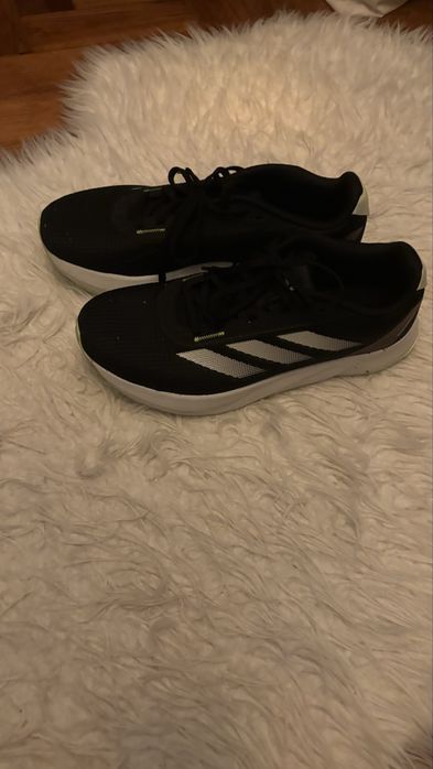 Tenis pretos adidas