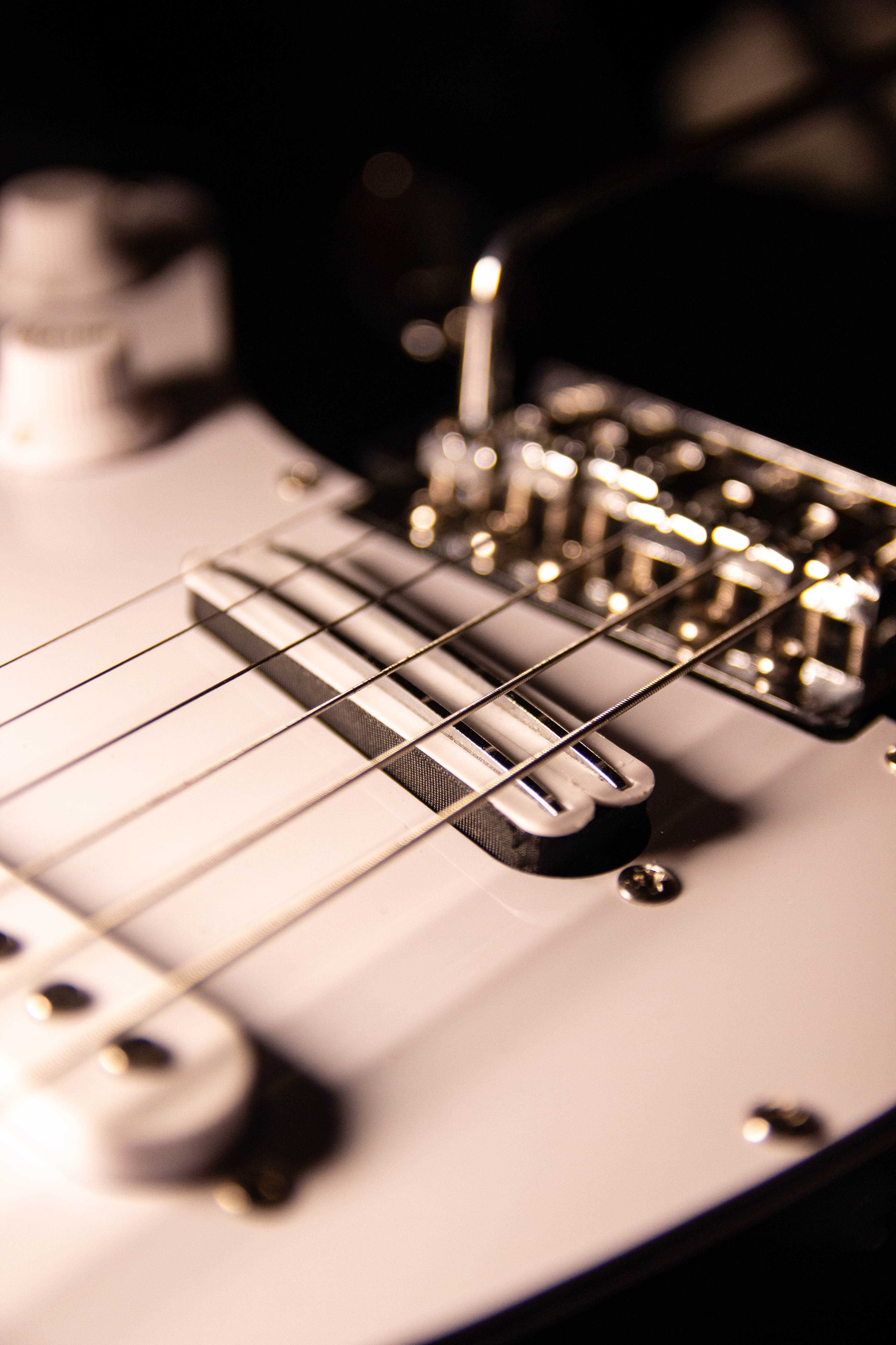 Guitarra elétrica Gear4music Modificada + saco e strap