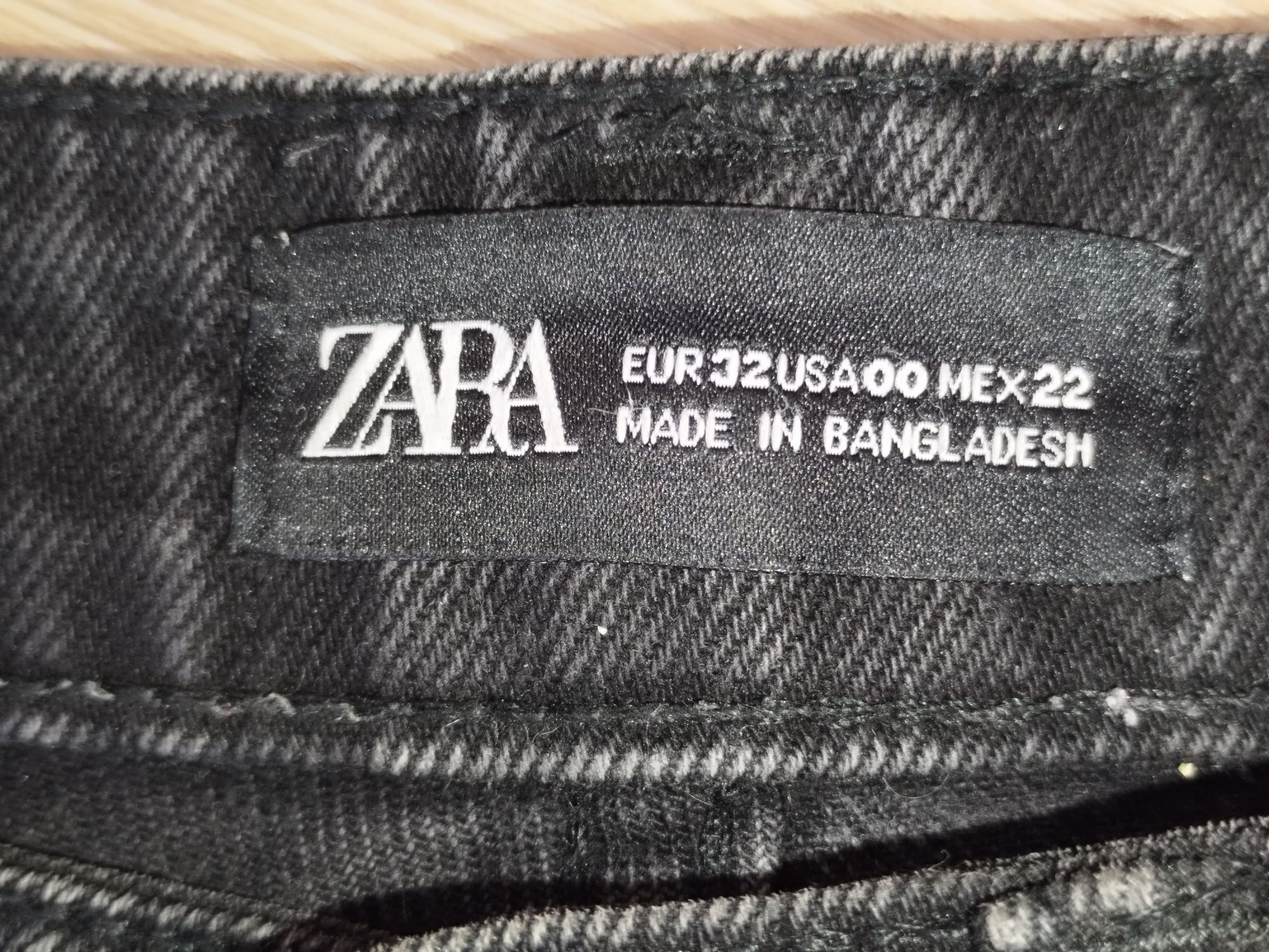 Брюки Zara 32 розмір чорні