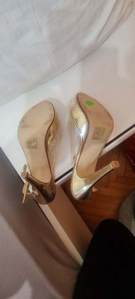 Buty szpilki 39 złote