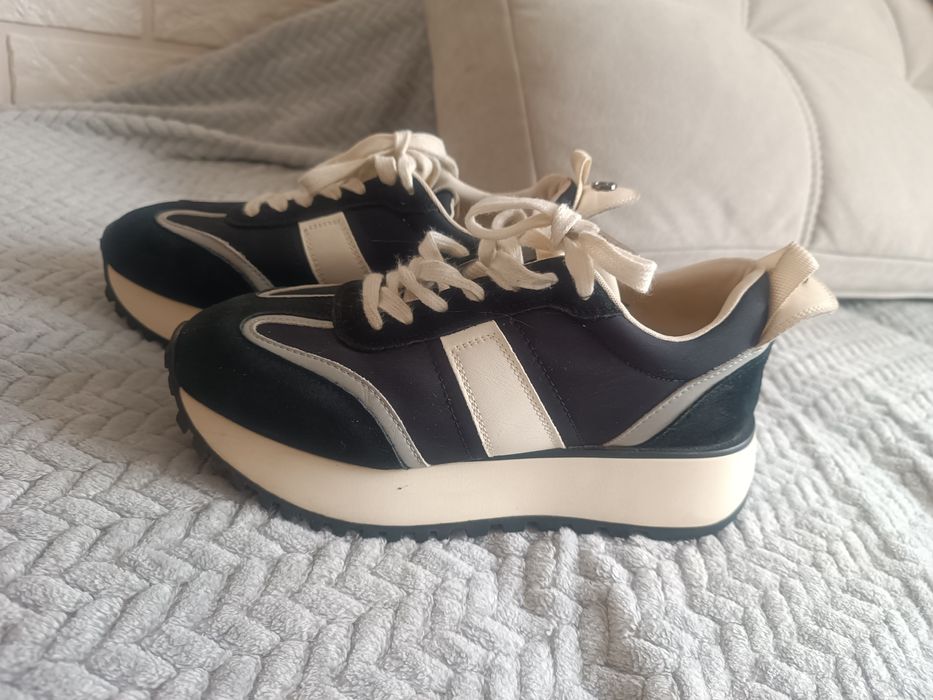 Кросівки весна-осінь 38 розмір