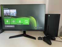 Konsola - Xbox Series X + monitor LG 24”