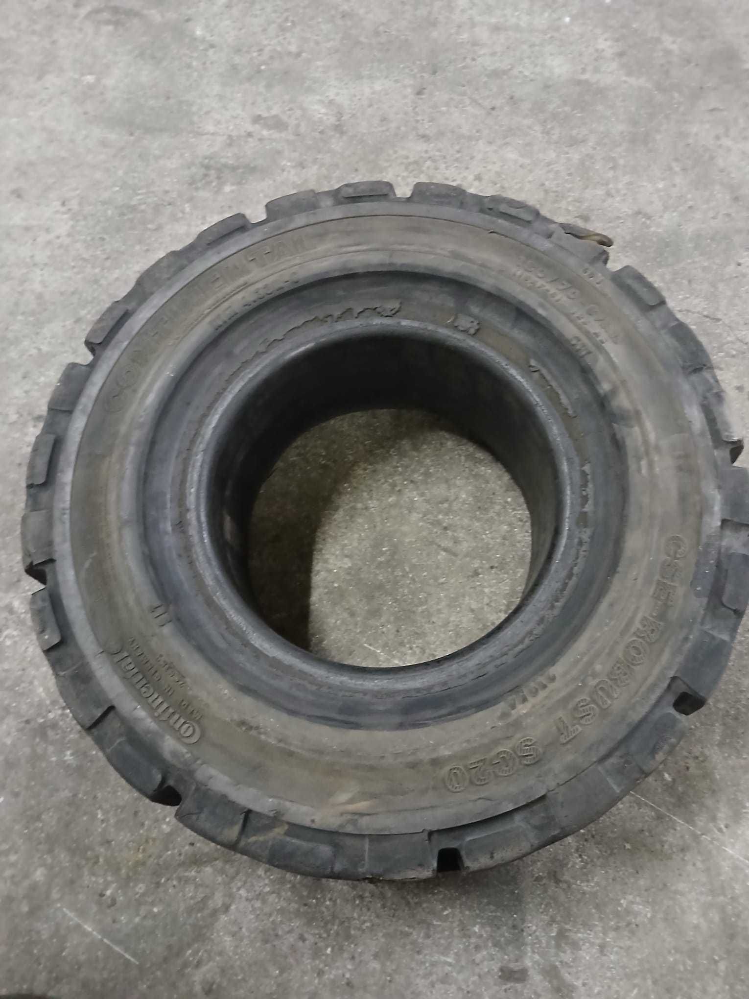 Opona pełna Continental 18x7-8 do wózka widłowego