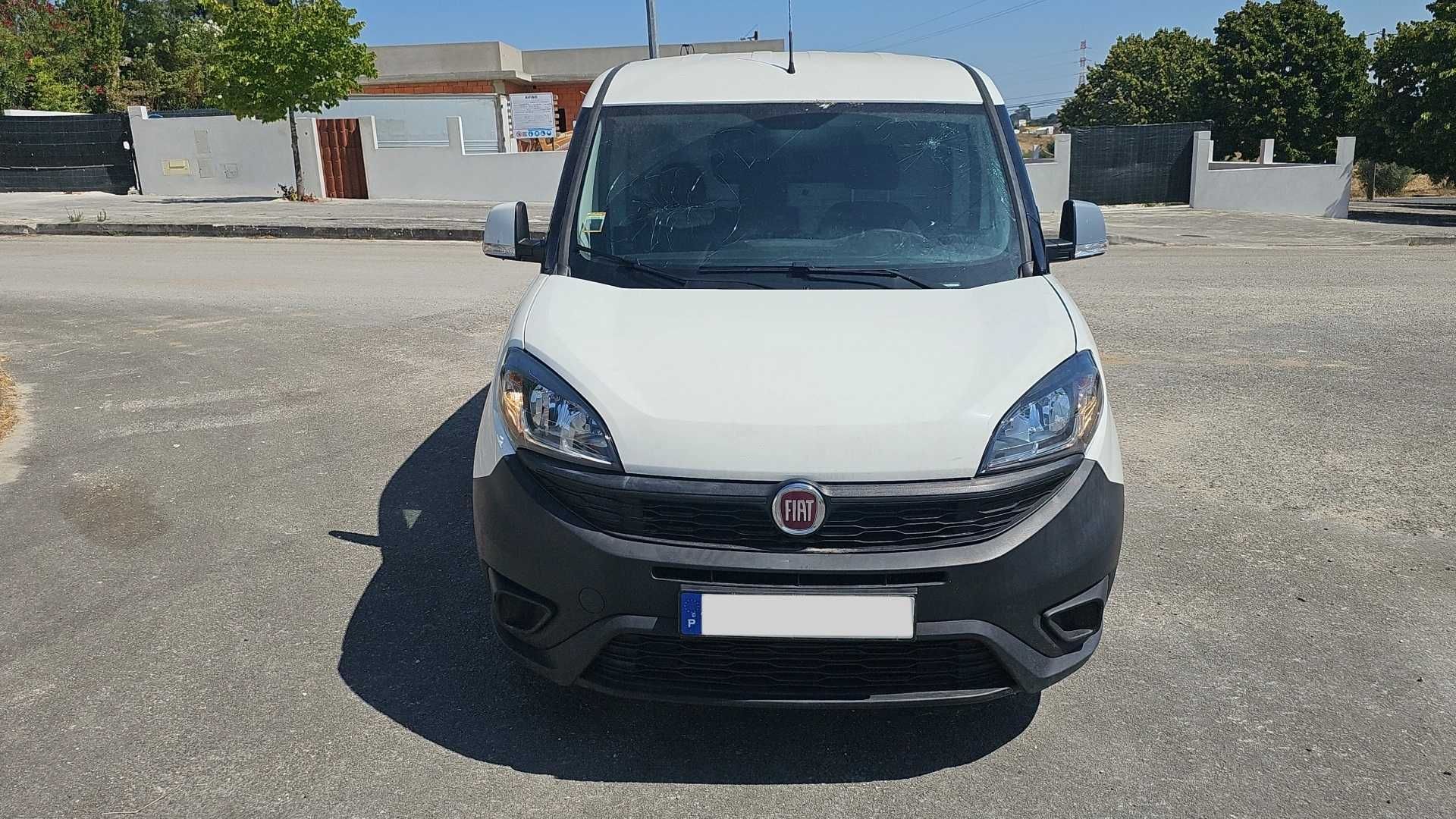 Fiat Doblo 2022 - 3 Lugares 1.6 Multijet 105cv