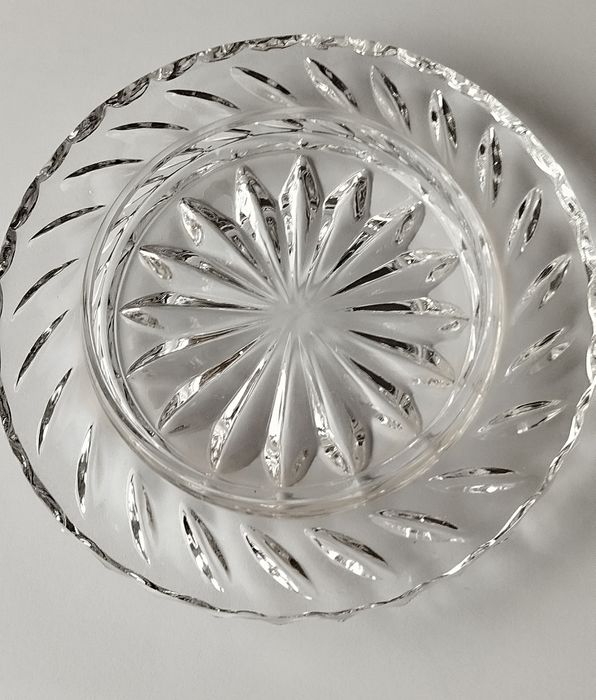 Szklana podstawka pod maselnicę (może być pod świecę)