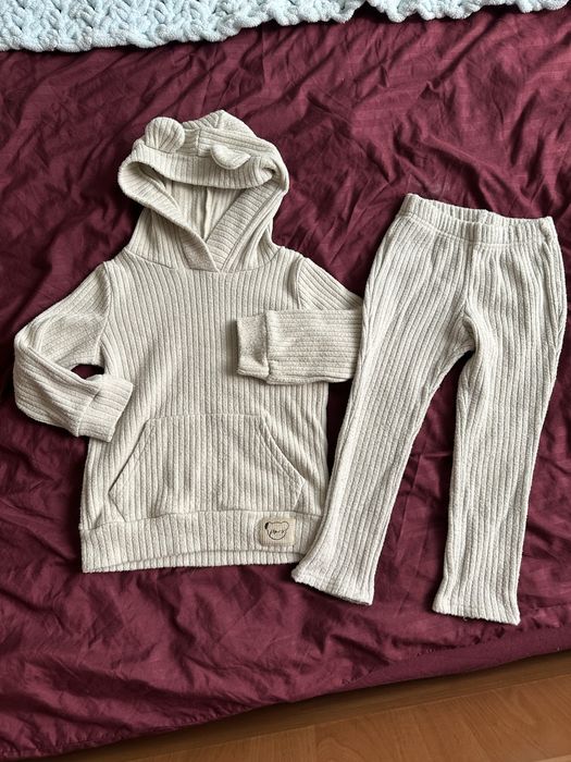 Речі на дівчинку 92/98