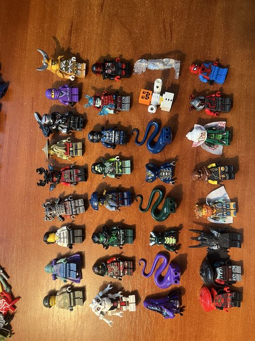 Лего фігурка в наявності оригінал/аналог і аксесуари