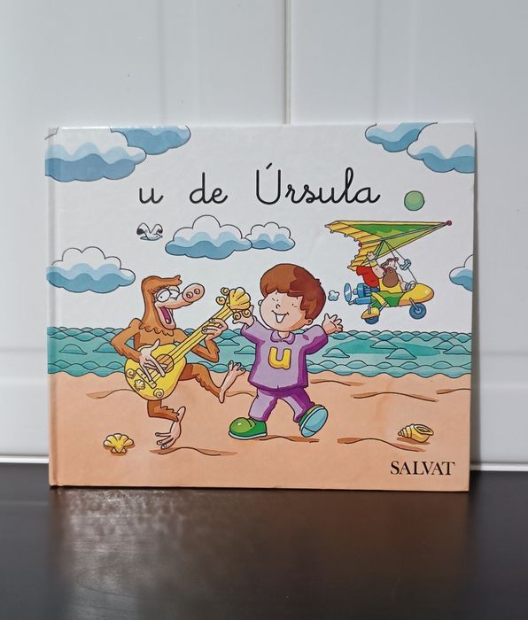 U de Úrsula. Livro Alfabeto da Salvat