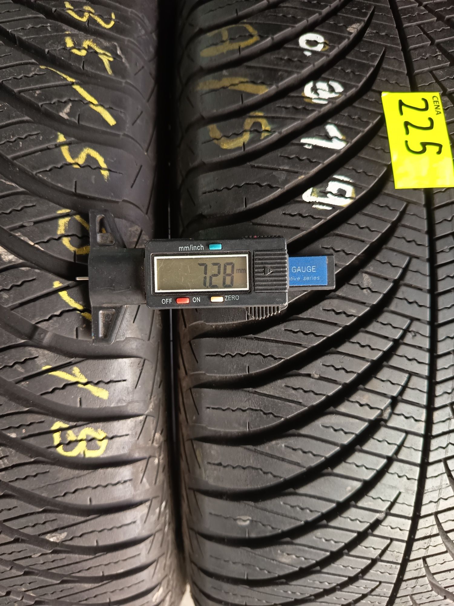 Opony całoroczne 235/50/18 Goodyear 2szt/Montaż Wysyłka 25zł Gwarancja