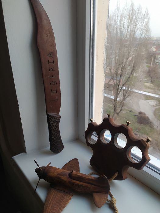 фонарик,часы зажигалки вещи из прошлого