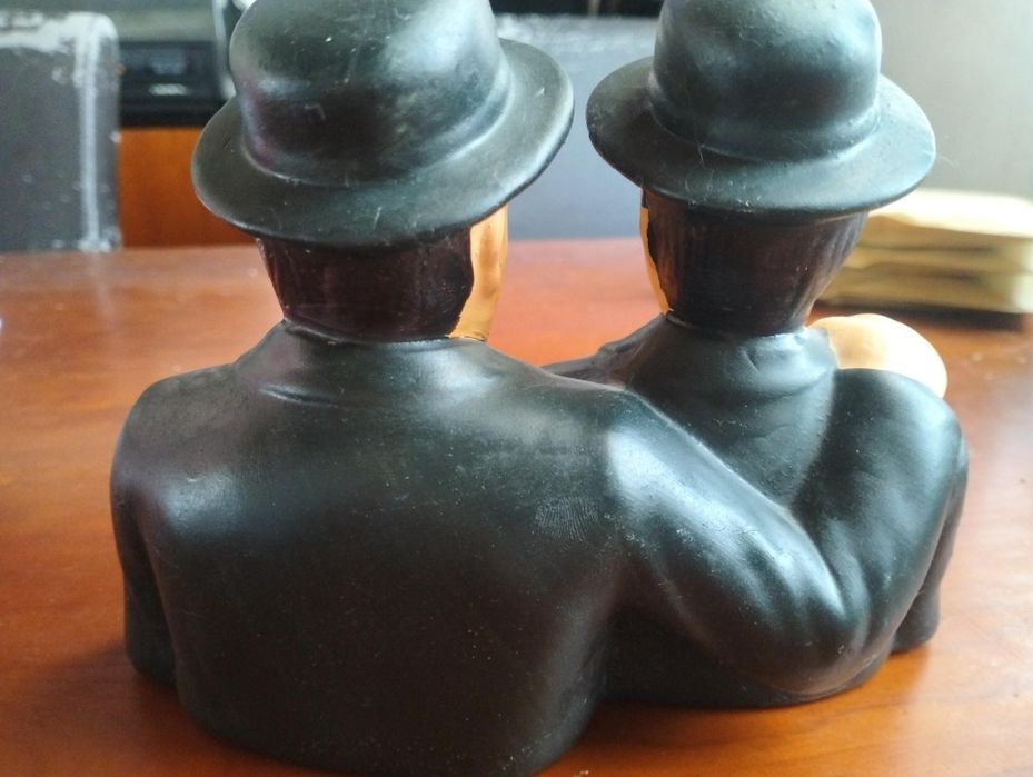 Figura Bucha e Estica