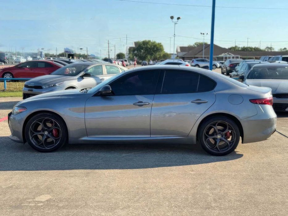 Alfa Romeo Giulia      2019