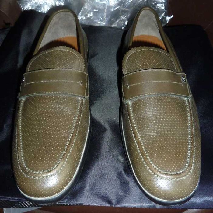 Sapatos novos verde militar Bally 42
