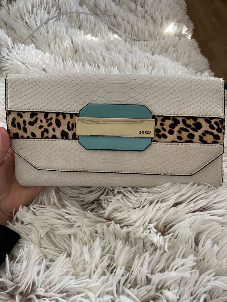 Pochet guess bege e animal print