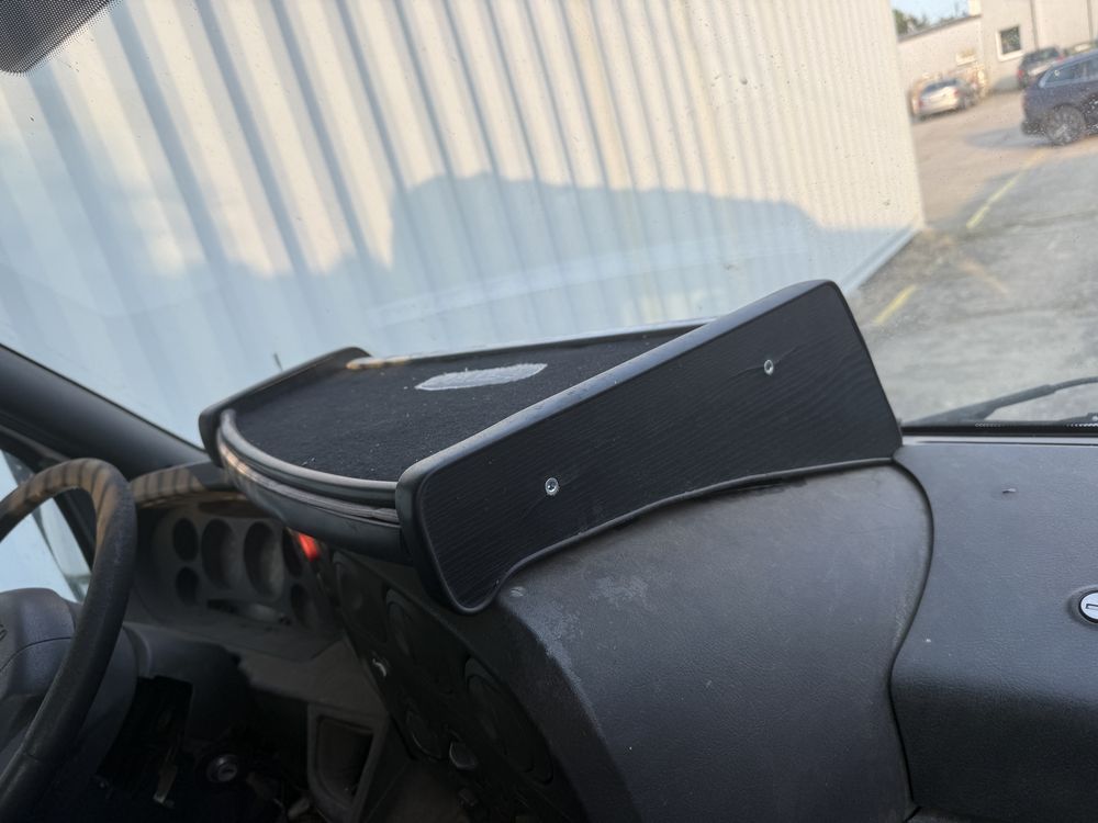 Półka na deske iveco daily 99-06r