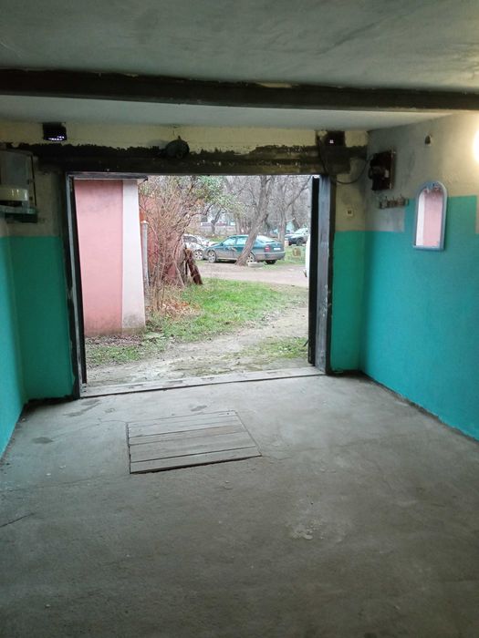 Продам гараж в районе остановки Ватутина