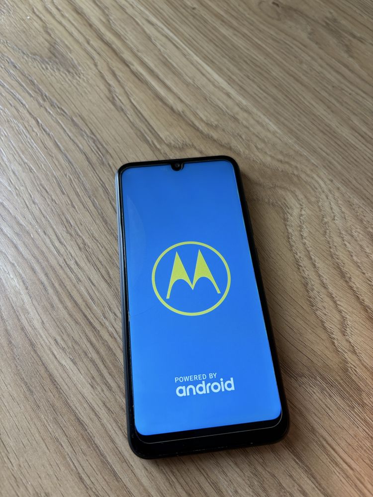 Telefon Motorola e6 plus czarny srebrny android