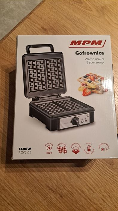 Gofrownica 1400W czarna MPM BGO-02