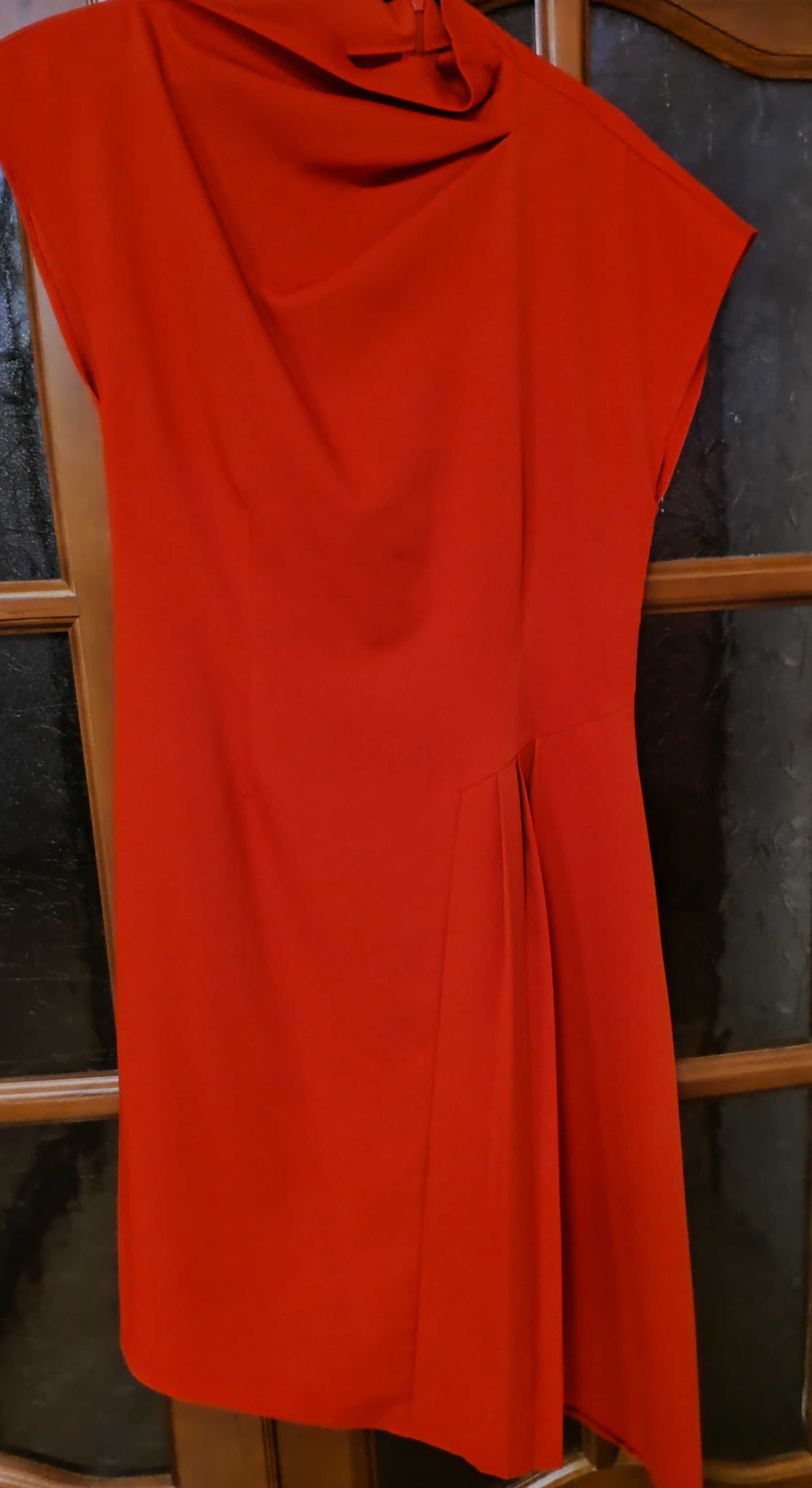 Продається червона сукня р.46