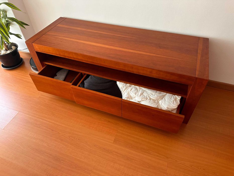 Móvel de cerejeira madeira maciça como novo