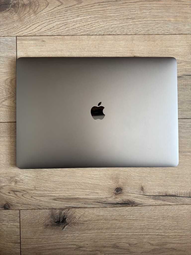 Macbook Pro 15'' 2018 (256GB)