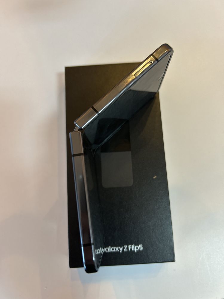 Samsung Galaxy Z Flip 5 Uszkodzony Zablokowany