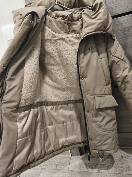 Зимове пальто для дівчинки.