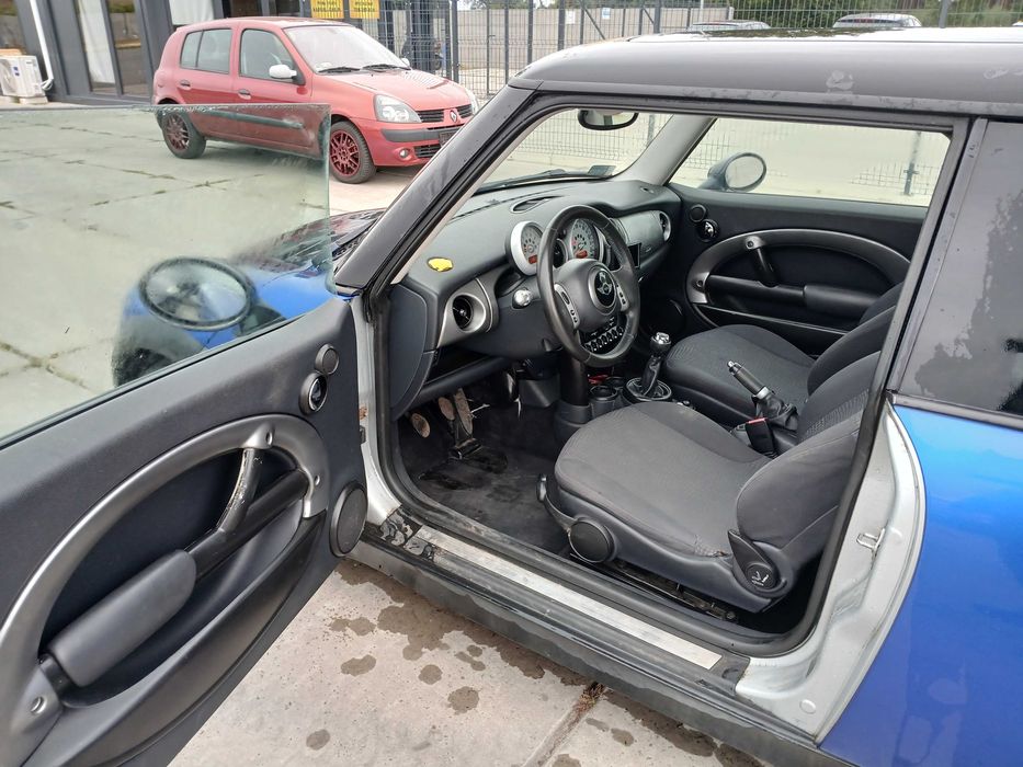 Mini Cooper 1,6 benzyna