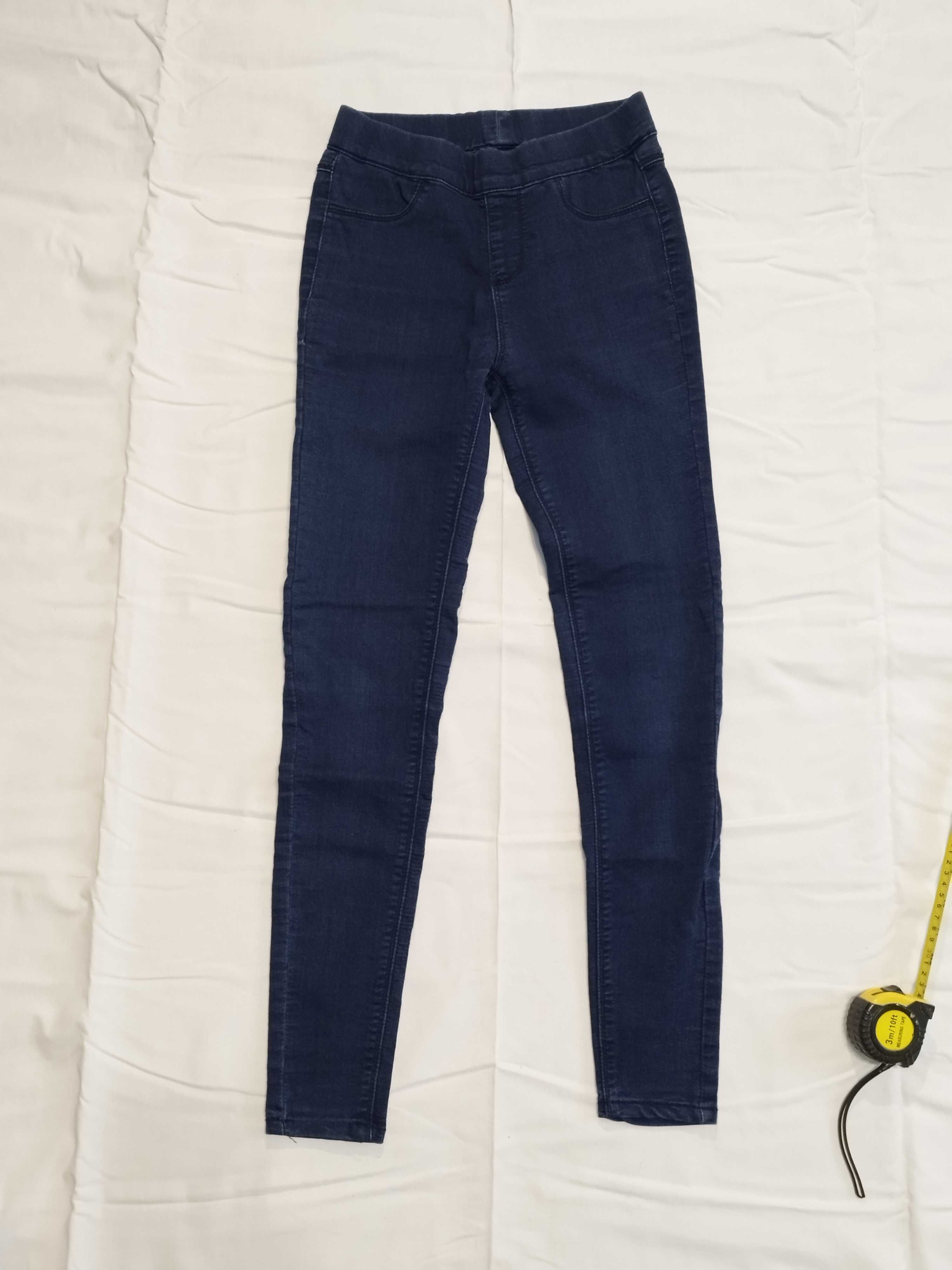 granatowe damskie jeansy