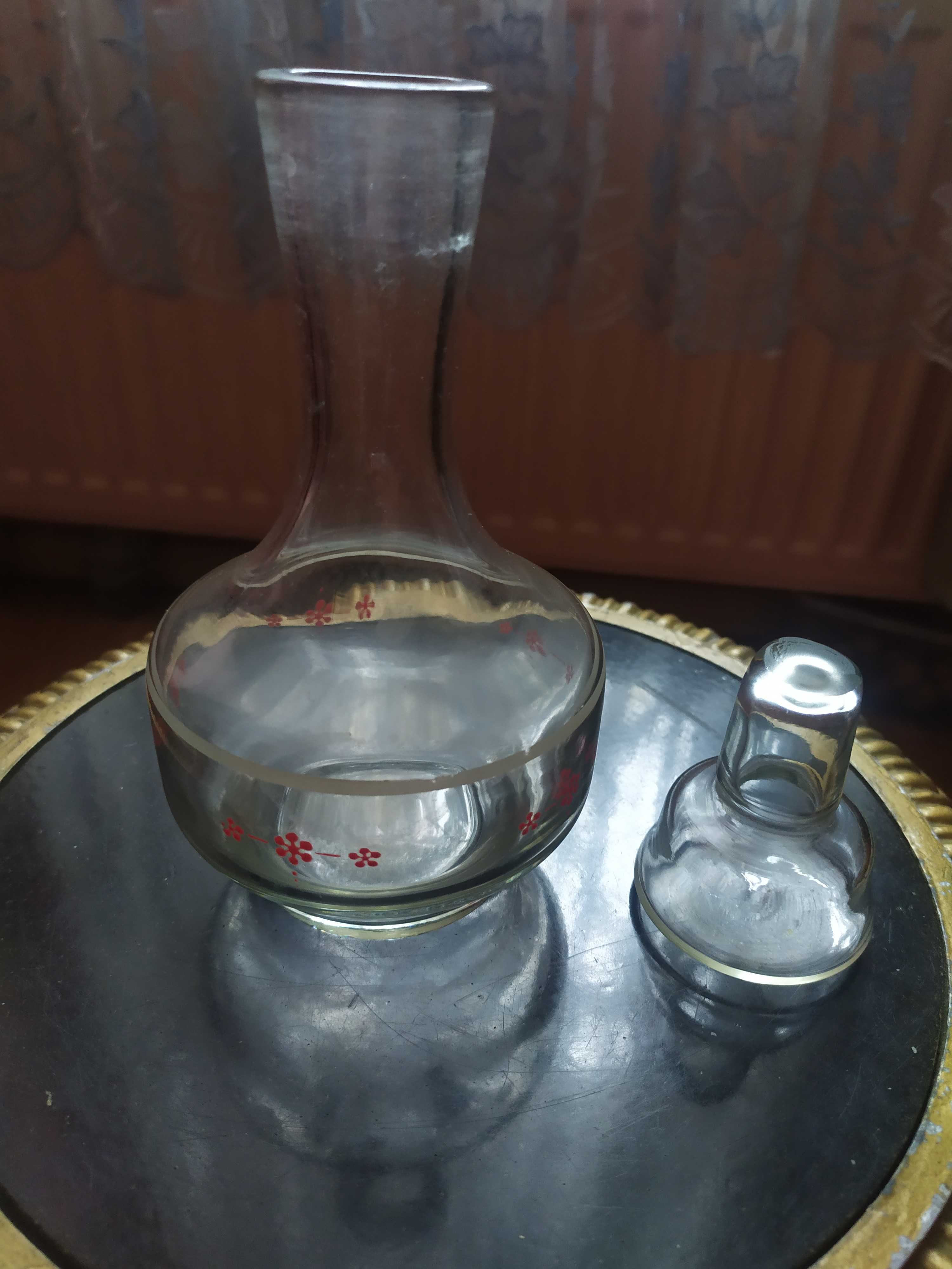 Графин стеклянный с крышкой