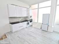 Espaço Comercial Transformado em Apartamento no Laranjeiro em Almada