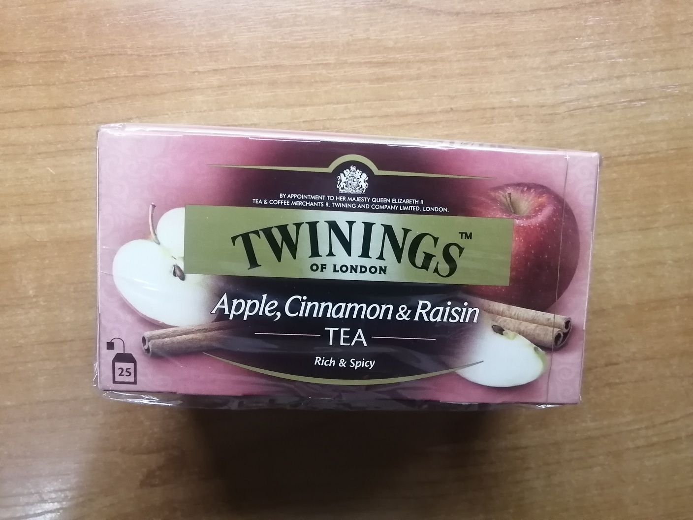 Чай английский Twinings 25 пакетиков, яблоко, корица, изюм