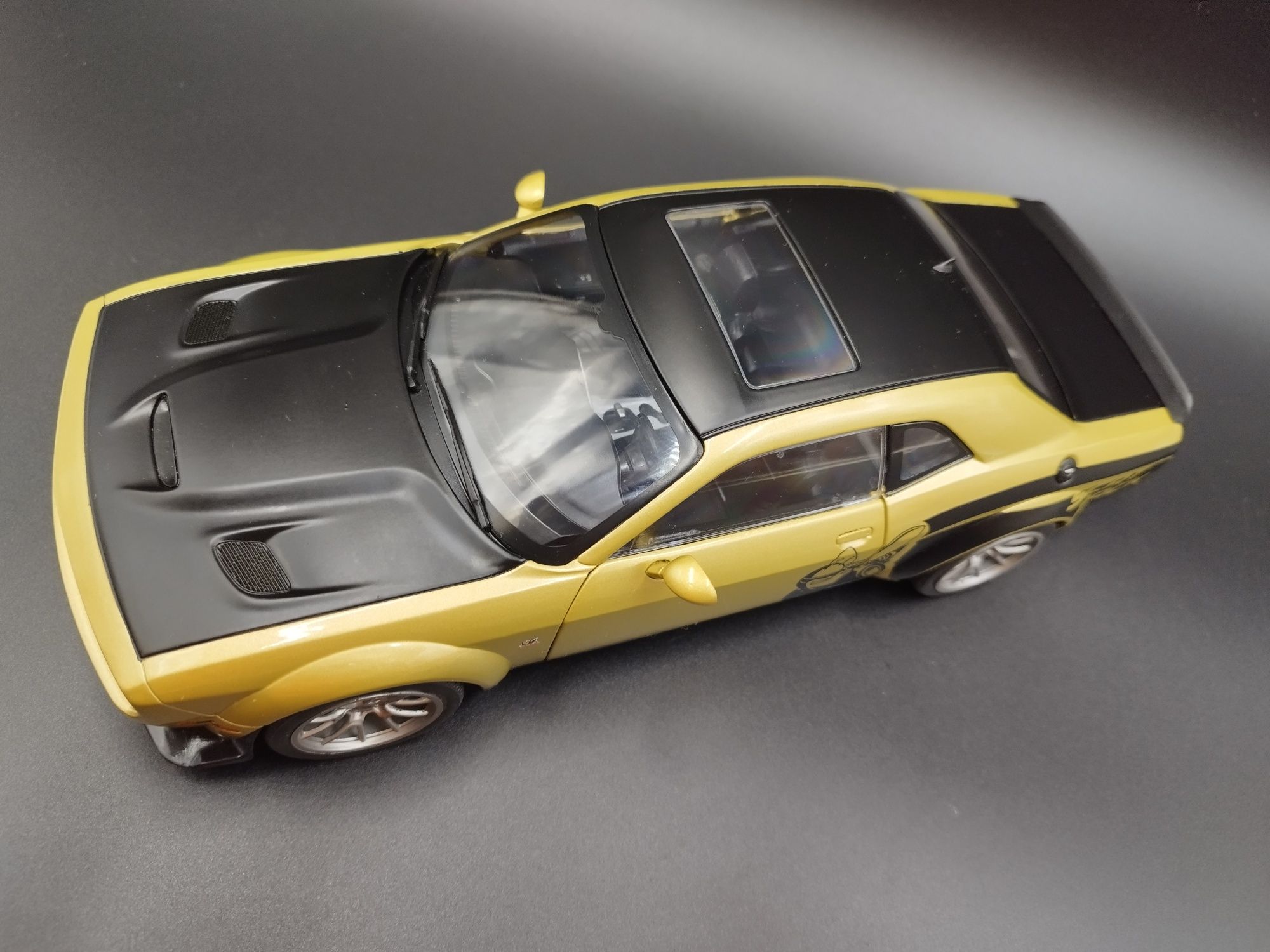 1:18 Solido DODGE Challenger R/T SCAT PACK Widebody Streetfighter mode