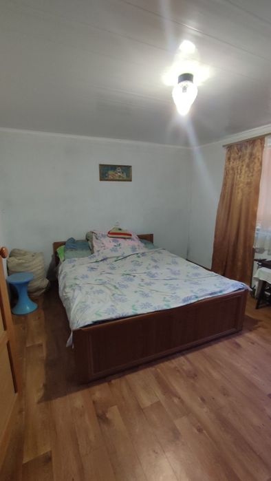 Продається дачний участок з будинком