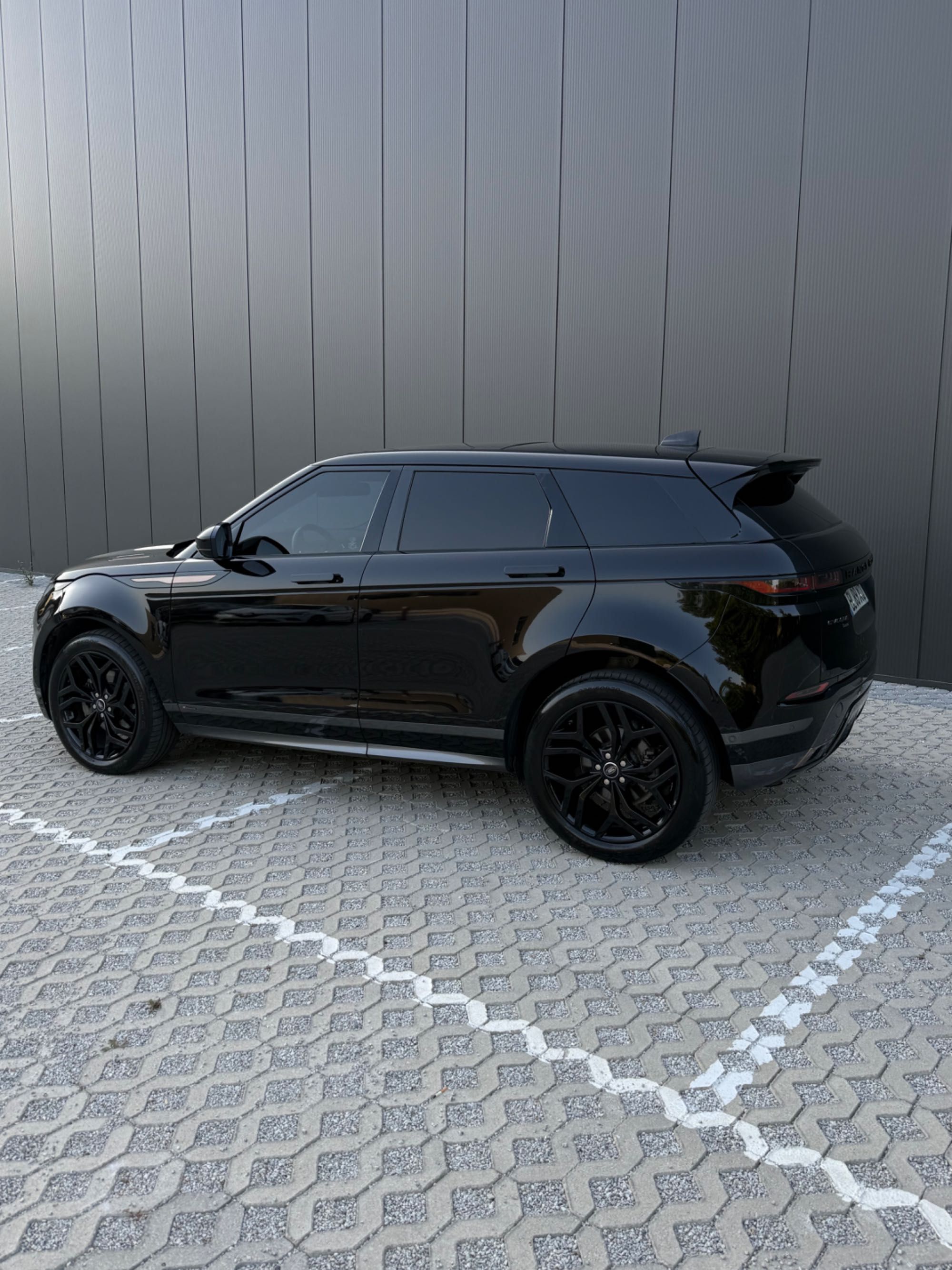 Land Rover Evoque R Dynamic 2.0 D150
