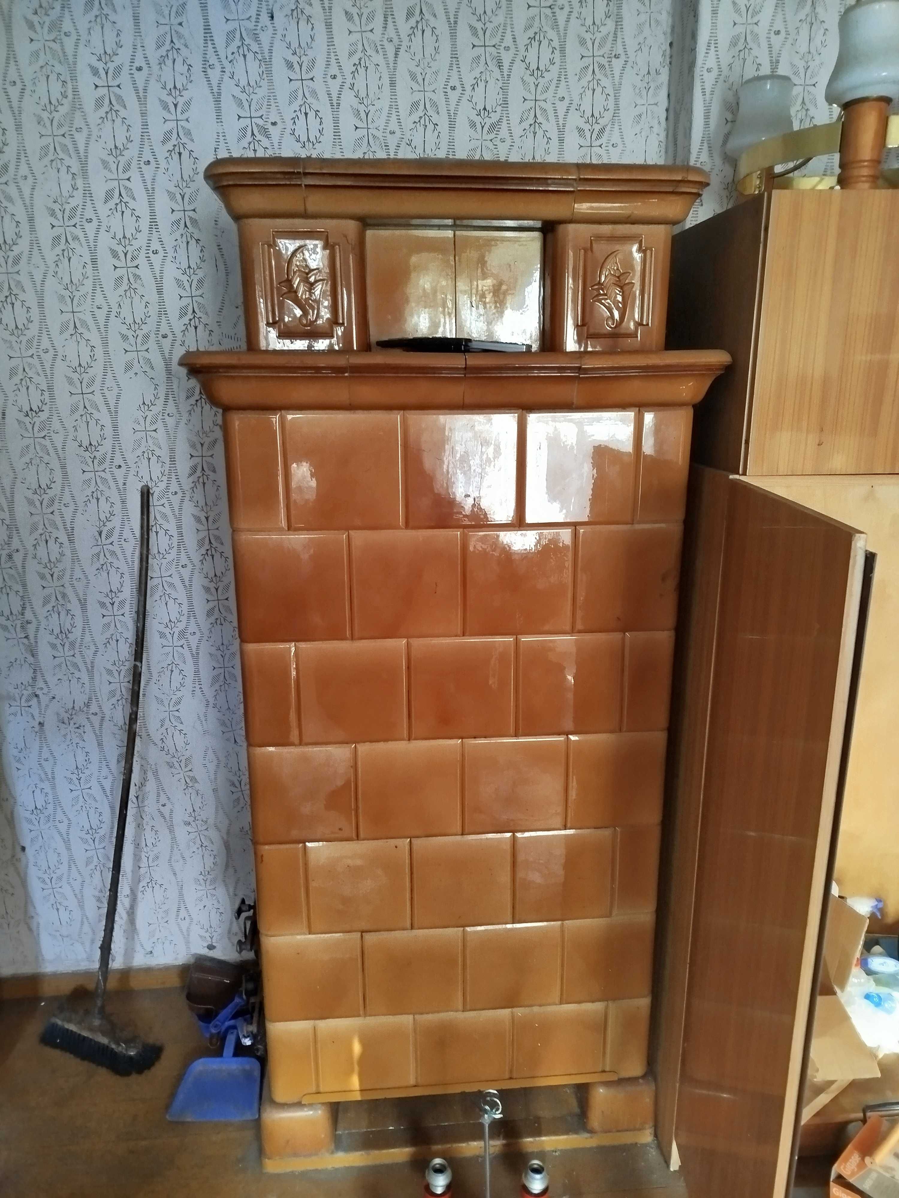 Stary piec kaflowy
