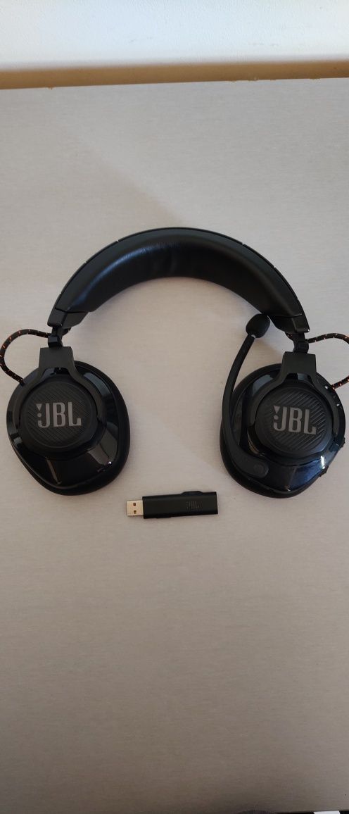 Fones JBL Quantum 600