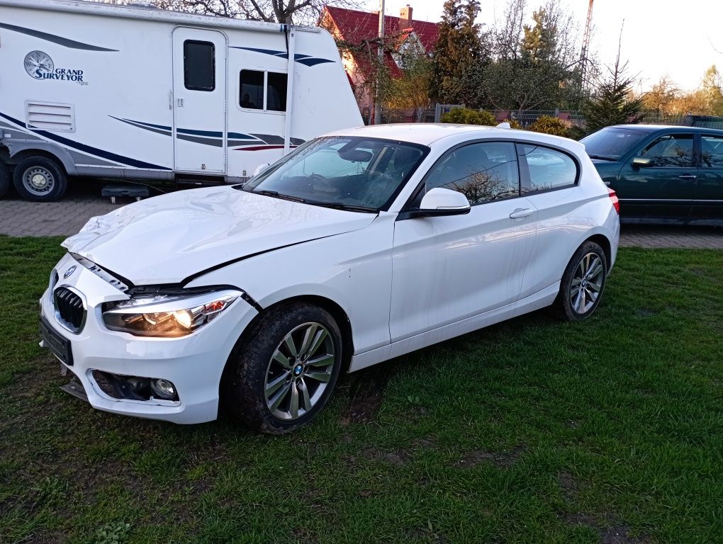 BMW 116d sport 2018 idrive mały przebieg Film dostawa Anglik