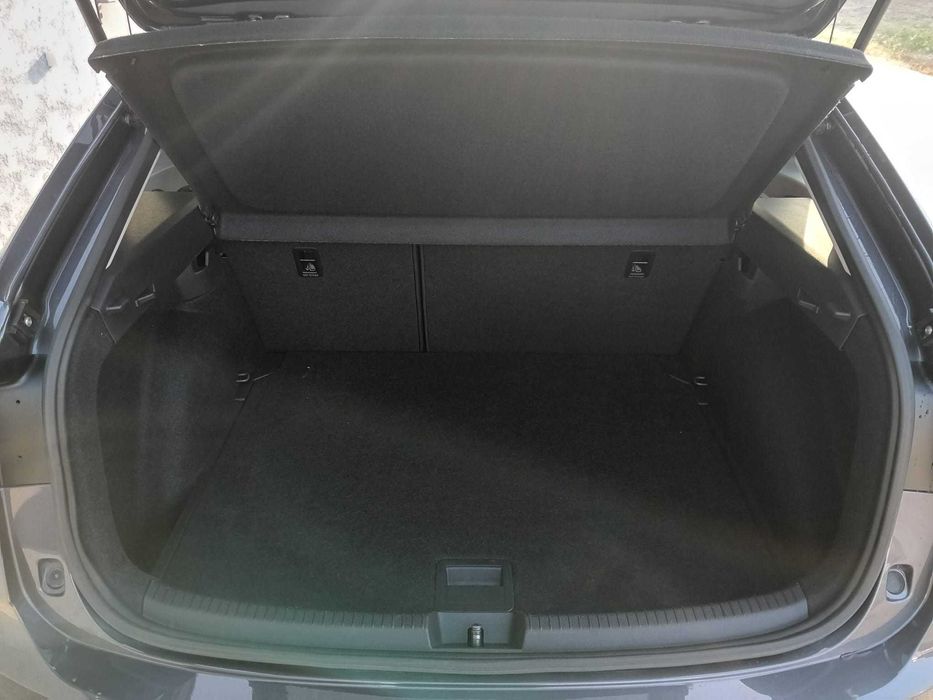 VW Taigo 1.0 TSI Urban ( pequeno sinistro )